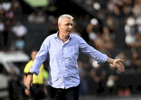 Tiago Nunes revela que jogadores do Botafogo pediram 'para ter sequência fora da equipe'