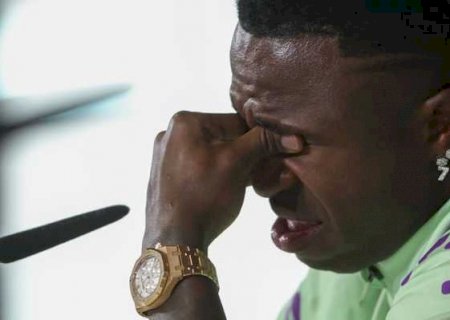 Vini Jr chora ao relatar luta constante contra o racismo: "Cada vez tenho menos vontade de jogar"
