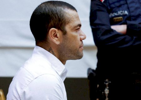 Daniel Alves, condenado por estupro, solicita liberdade provisória