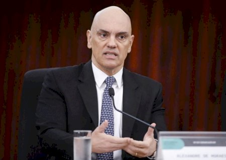 Basta um artigo de lei ou uma interpretação do STF para regulamentar as redes sociais, diz Moraes