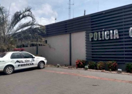 Mulher arremessa prato contra PM após denúncia de abandono de crianças e agressão a cadeirante