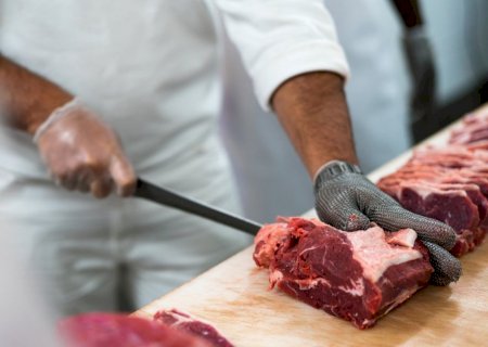 Preços de cortes mais baratos de carne bovina reagem no atacado