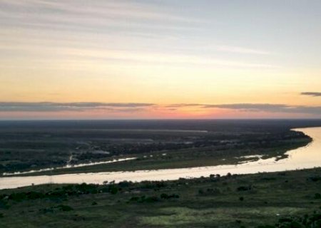 Com seca histórica no Rio Paraguai, falta água até para animais beberem no Pantanal de MS