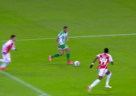 Roger comemora vitória diante do Inter pela Copa do Brasil, mas ressalta: 'Não tem nada decidido'
