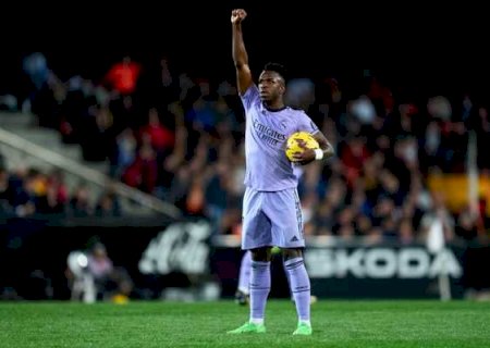 Vini Jr: jogadores do Real Madrid devem sair de campo em caso de racismo