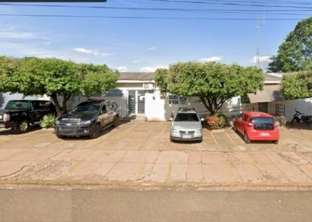 Candidato vai à delegacia após ter santinho pintado com as cores do PT