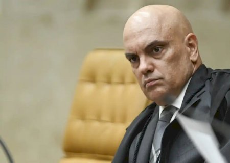 Moraes vota contra pedido de Bolsonaro para arquivar inquérito sobre vazamento no TSE