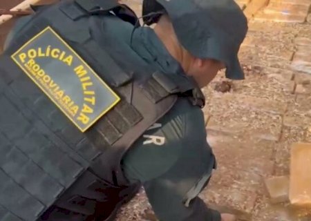 Policiais recebem congratulação de Coronel David pela apreensão de 2 toneladas de maconha