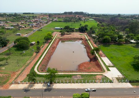 Conclusão de praça transforma bairro Pedro Pedrossian