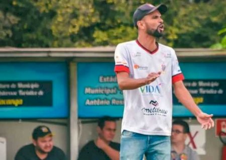 Técnico de time sub-11 se revolta após eliminação e tira crianças de campo de forma ríspida