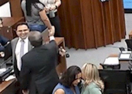 Com 'empurrão' entre deputados, Alems aprova requerimento do 13º da Prefeitura