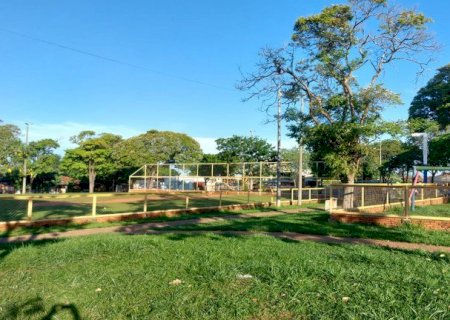 Vereadores de Nova Andradina solicitam melhorias em segurança viária e revitalização de praça pública