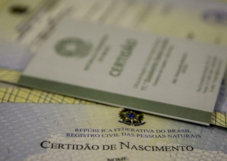 Comissão da Câmara aprova projeto que facilita alteração do nome dos pais em certidão