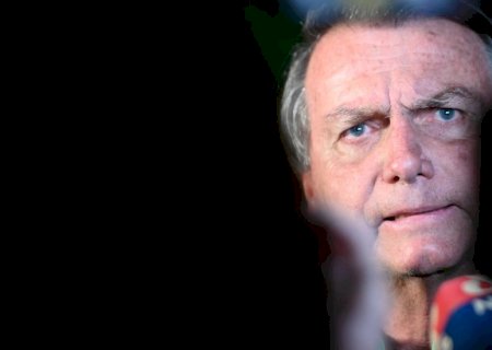 Bolsonaro se compara a Milei e o agradece por receber foragidos do 8 de janeiro