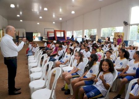 Serviços sociais encerram atividades do ano com confraternização e distribuição de panetones