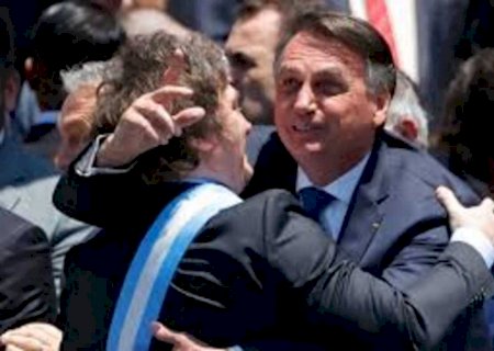 Milei chama Bolsonaro de amigo e lamenta sua ausência em posse de Trump