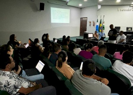 Diretoria Legislativa apresenta ferramenta de apoio aos parlamentares e seus assessores