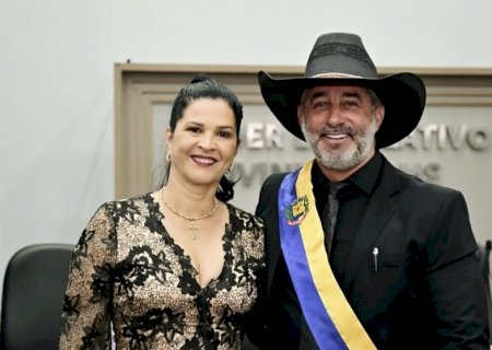 Prefeito Juliano Ferro, vice e vereadores são empossados em Ivinhema