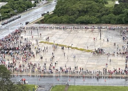 Ato de Lula sobre 8 de Janeiro tem apenas 1.200 pessoas