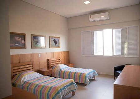Vereadores de Nova Andradina apresentam indicação para implantação de Casa de Apoio em Dourados