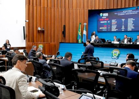 Parlamentares devem apreciar duas matérias na primeira sessão de 2025