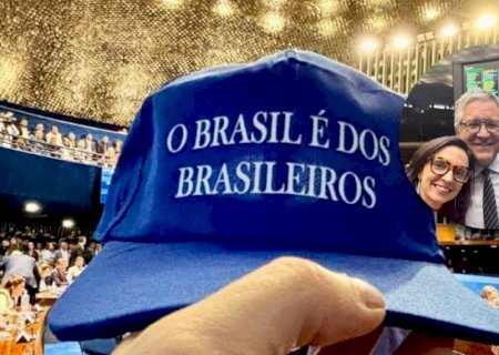 ‘O Brasil é dos brasileiros’: bonés usados por aliados do governo Lula cria discussão entre políticos de MS