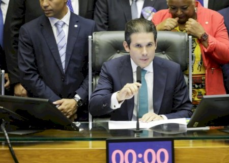 Em 15 dias, Motta envia recados ao Executivo e ao Judiciário