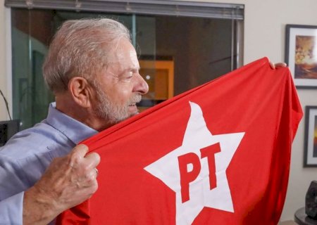 Lula comemora os 45 anos do PT: 'Cada vez mais vivo e mais forte'