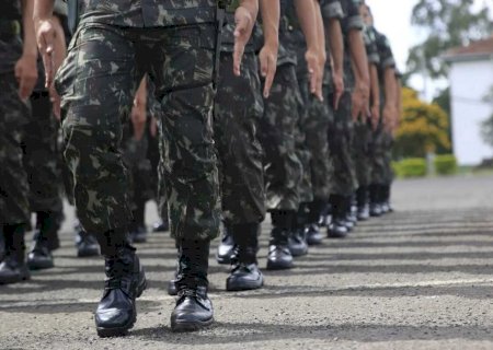 Credibilidade das Forças Armadas despenca e 72% não confiam nas instituições militares, diz pesquisa