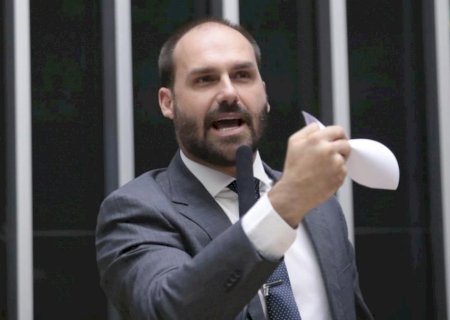 PT quer a cassação de Eduardo Bolsonaro que decidiu ficar nos EUA para fugir da Justiça