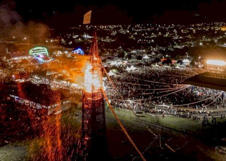 Com menos de 4 mil moradores, prefeita gasta R$ 1,5 milhão em seis shows na festa da fogueira