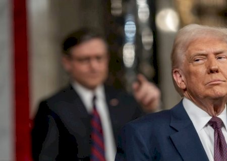 Trump diz que conversará com Putin sobre cessar-fogo na 3ª feira