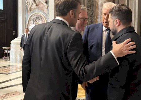 França posta foto com Trump, Zelensky e Starmer: “Pela paz'