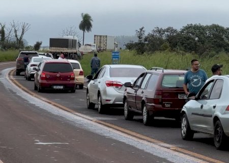Bloqueio do MST paralisa BR-060 impede Coronel David de cumprir agenda em Sidrolândia