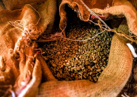 Café tem queda brusca na média de preços no mês de abril