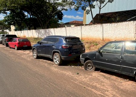 Vereadores propõem criação de pátio municipal para retirada de “sucatas' das ruas de Nova Andradina