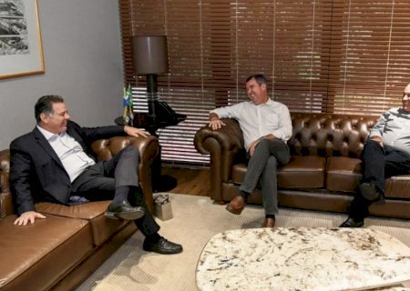Reinaldo não descarta permanência no PSDB se partido oficializar superfederação