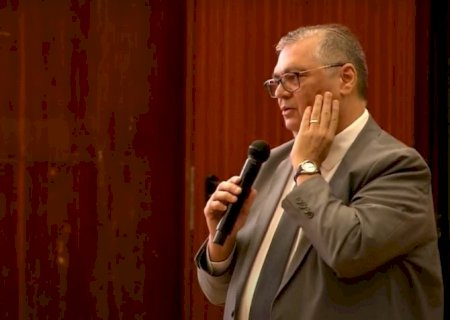 Ninguém está feliz com hiperjudicialização, diz Flávio Dino