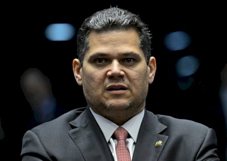 Alcolumbre diz que projeto alternativo à anistia está pronto, mas vai esperar decisão da Câmara