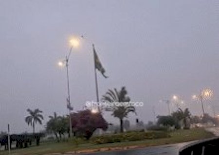 Sob novo alerta de tempestade, MS tem chuva começando pela fronteira