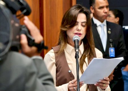 Mara Caseiro reforça necessidade de ar-condicionado em salas da Escola Miguel Sutil