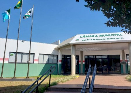 Câmara realiza sessão solene em homenagem ao Dia do Professor nesta terça-feira