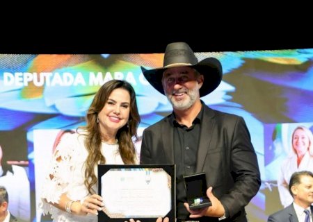 Prefeito de Ivinhema, Juliano Ferro, recebe título de Cidadão Sul-Mato-Grossense em cerimônia na Assembleia Legislativa