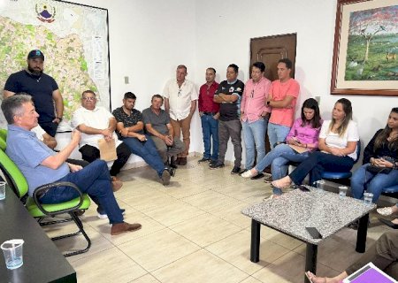Hashioka se reúne com prefeito, secretários e vereadores de Bandeirantes