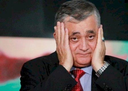 Líder do Governo diz que Gleisi vai “meter a faca' em cargos do Centrão