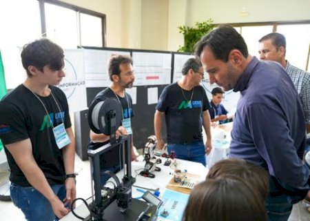 I Feira de Profissões conecta juventude de Nova Andradina ao futuro