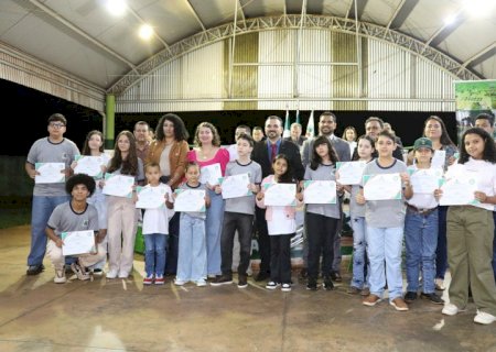 Escola Luís Cláudio Josué é homenageada na sessão itinerante de Nova Casa Verde