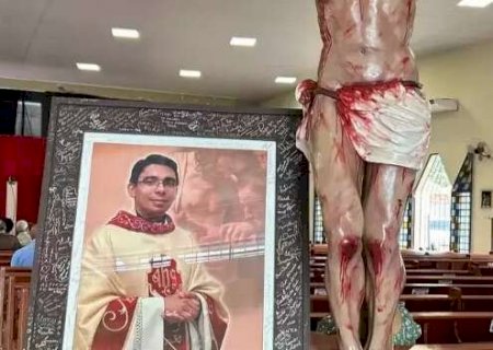 Polícia diz que não há indícios de ligação sexual entre padre e assassino