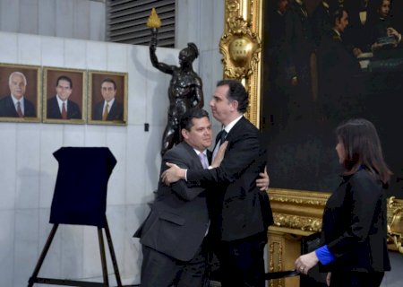 Alcolumbre e Pacheco jantam juntos após rumores de racha aumentar tensão no Senado