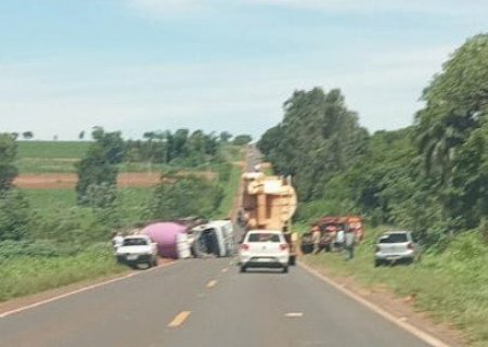 Acidente na saída de Ivinhema para Nova Andradina deixa prejuízos na tarde desta quarta-feira (19)